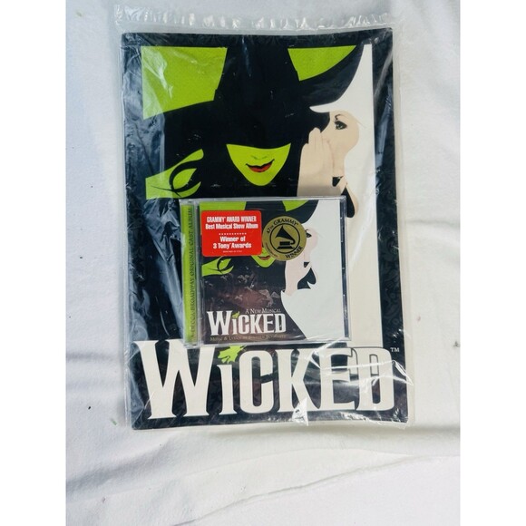 Wicked The Musical new set DVD and large collectible poster book. Gershwin - Picture 3 of 3